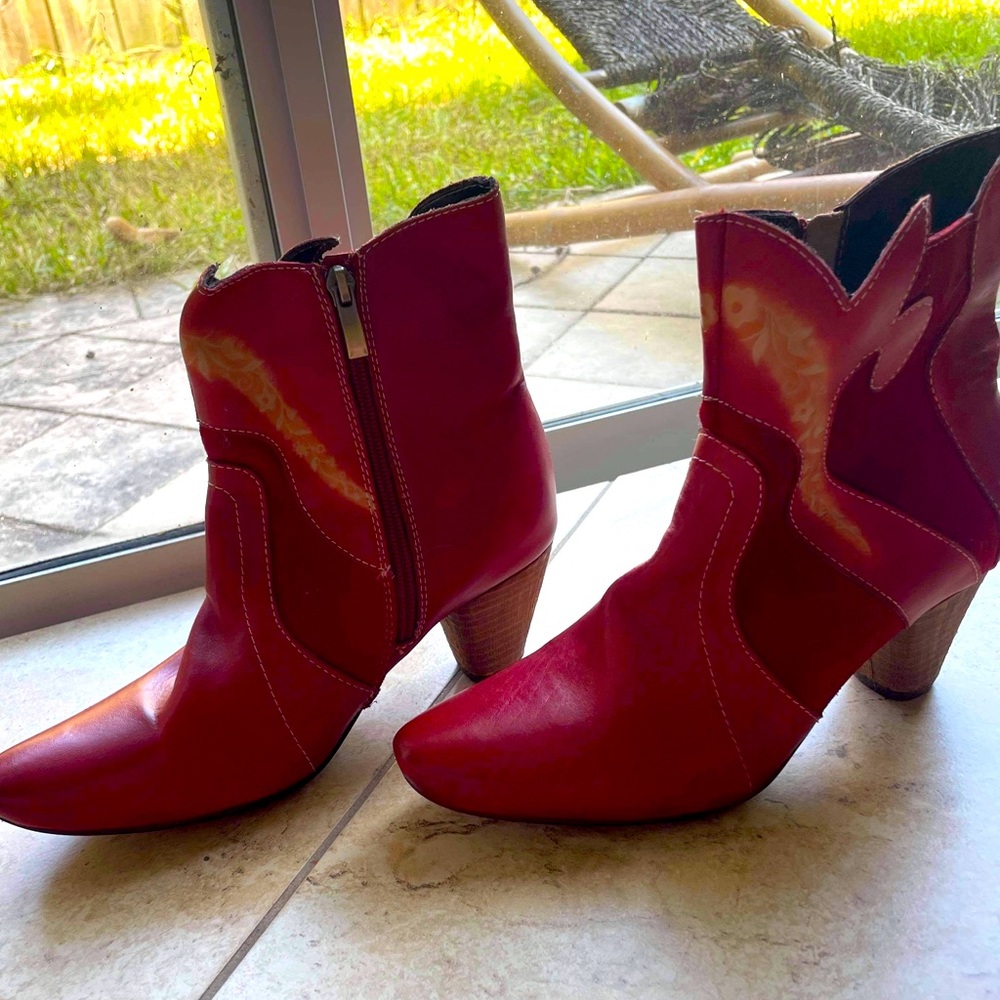 Corkys Elite Scarlett Bootie Never Worn